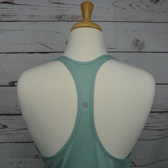 Lululemon Tech Mesh Singlet Size 8 Color =SWTR - Picture 4 of 4